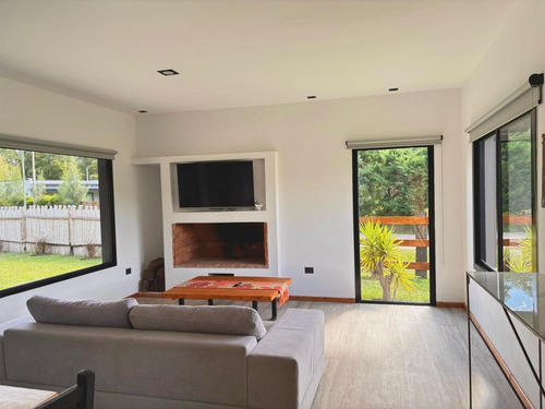 Moderna Casa A Estrenar (barrio Lomas Altas)