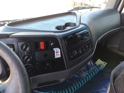 Imagem 8 de 15 de Mb Atego 1725 Truck Bau De Aluminio 2007 2425
