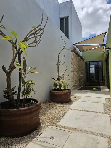 Casa Remodelada De Una Planta En Venta En Conkal.