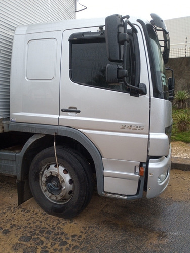 Imagem 3 de 10 de Mercedes Bens Atego 2425