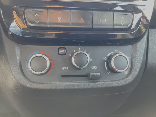 Renault Kwid 1.0 Iconic Mt