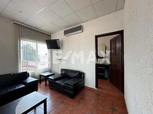 Venta De Casa Residencial Con Oficinas En San Pedro Cholula, Puebla.