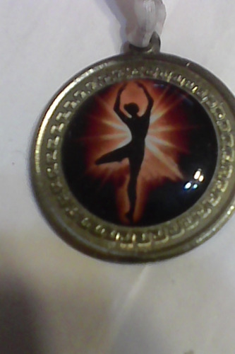 Medalla Concurso Baile Labrada - Diámetro :3  Cm.  Hermosa¡¡ideal Para Regalar A Las Pequeñas Bailarinas De La Familia-