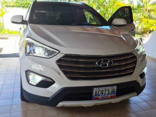Imagen 2 de 10 de Hyundai Santa Fe 2016 V6 4x4 Automático