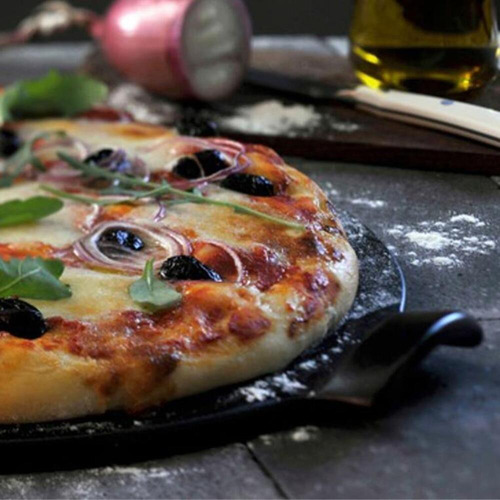 Imagem 2 de 4 de Refratário P/ Pizza 37cm Preto Cerâmica Emile Henry