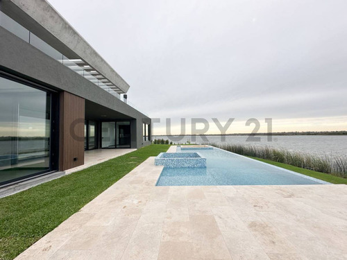 Venta Casa En Marinas Al Lago , Espectacular