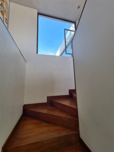 Casa En Venta De 4 Dorm. En Vitacura