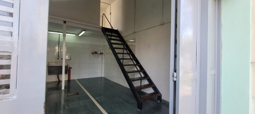 Local Comercial En Alquiler - Barrio Los Andes