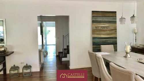 Casa De 5 Dormitorios En Venta Ayres De Pilar