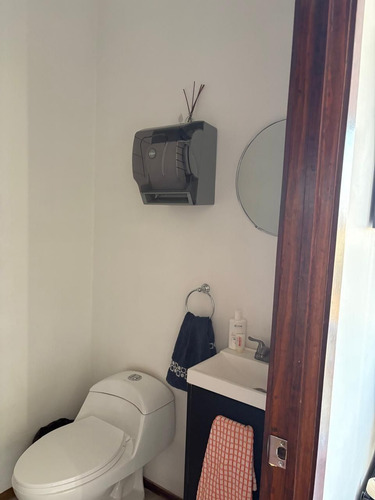 Renta De Oficinas, Consultorios Por Separado O Piso Completo En Alto Esmeralda