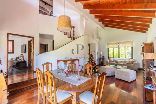 Casa De 4 Dormitorios En Alquiler En Carrasco Norte
