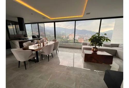 Vendo Apartamento Triplex En El Poblado, San Lucas