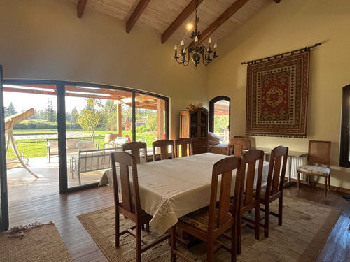Casa Chilena En Condominio Con Club De Golf En Linderos