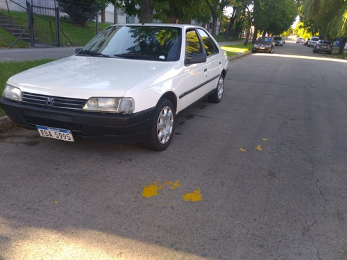 Peugeot 405