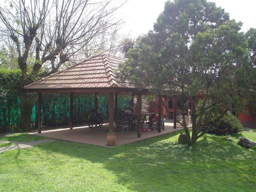 Casa En Venta :: Parque Leloir :: 5 Ambientes :: 2158m2