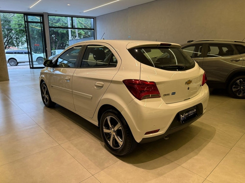 Chevrolet Onix 1.4 MPFI LTZ 8V FLEX 4P AUTOMÁTICO