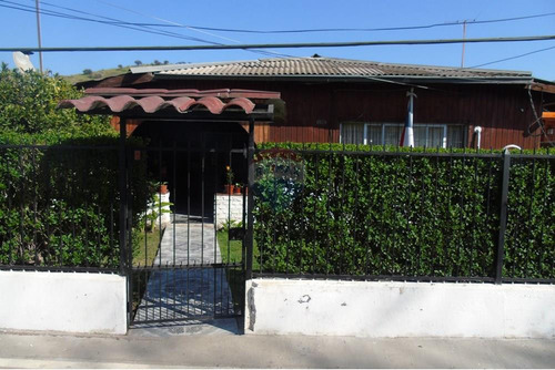 Hogar Ideal En Peñaflor: 3d/1b Y Amplio Terreno