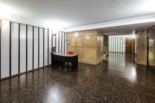 Venta Departamento 5 Ambientes Semipiso Luminoso Al Frente Cochera Caballito