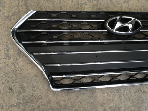 Imagen 2 de 7 de Parrilla Central Hyundai Accent 2018 2019 2020