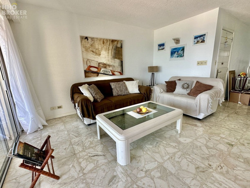 Imagen 5 de 30 de Oportunidad En Venta. Edificio Fragata. Punta Del Este. Playa Mansa. Frente Al Mar. - Punta Del Este Mansa