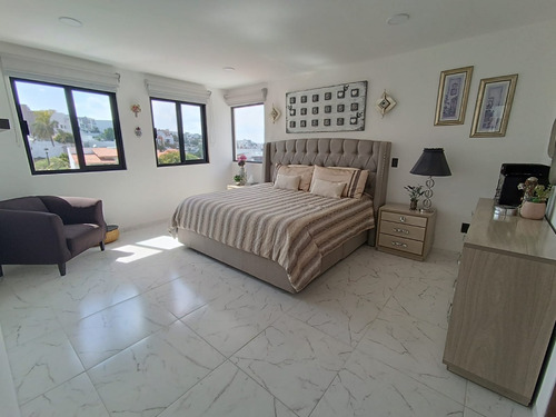 Casa En Venta En Cumbres Del Cimatario