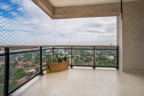 Distinción Y Confort Desde Un Piso 25, Este Semipiso Con Ventanales Distribuidos En Todos Los Ambientes Y 270m2 De Departamento.