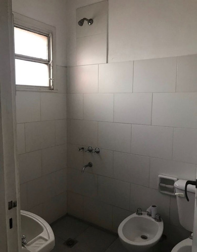 Imagen 7 de 16 de Alquiler De Casa Para Uso Comercial - La Tablada