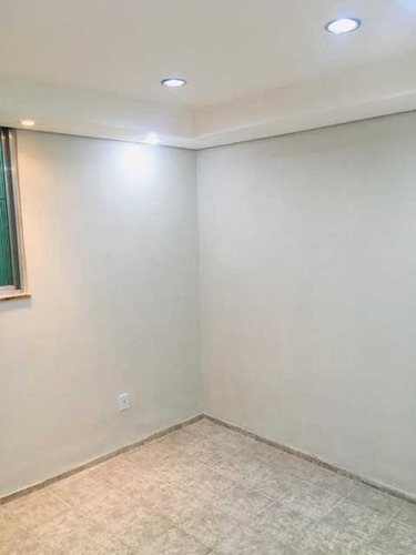 Imagem 12 de 15 de Casa De 2 Quartos Para Locação No Centro De Belford Roxo! - Sicv20005