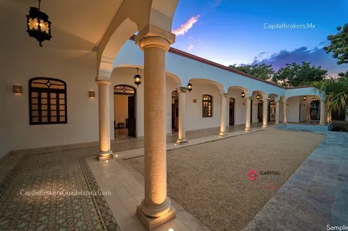Casa Lujosa En Venta En Centro Histórico Mérida Remodelada