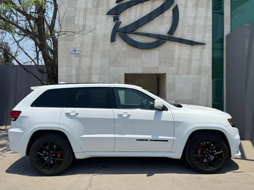 Jeep Grand Cherokee 6.4 Srt-8 At