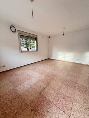 Alquiler Duplex A Metros De Av. Sabattini - 2 Dorm Con Cochera Y Patio - Veni A Verlo!