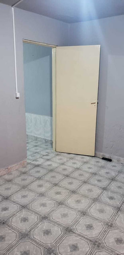 Imagem 1 de 13 de Casa 4 Cômodos