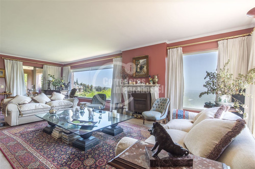 Casa En Venta De 6 Dorm. En Las Condes