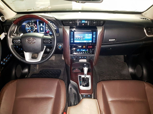 Toyota Sw4 4x4 Srx 2.8 Tdi 6 A/t 7 Asientos Blindada
