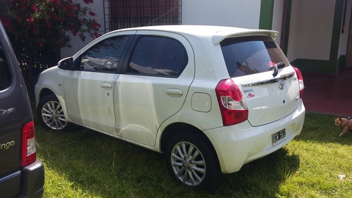 Toyota Etios Sedan 5 Puertas