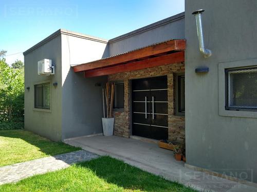 Venta Casa 4 Ambientes, Jacuzzi. Apta Credito. Parque Sakura. Exaltacion De La Cruz