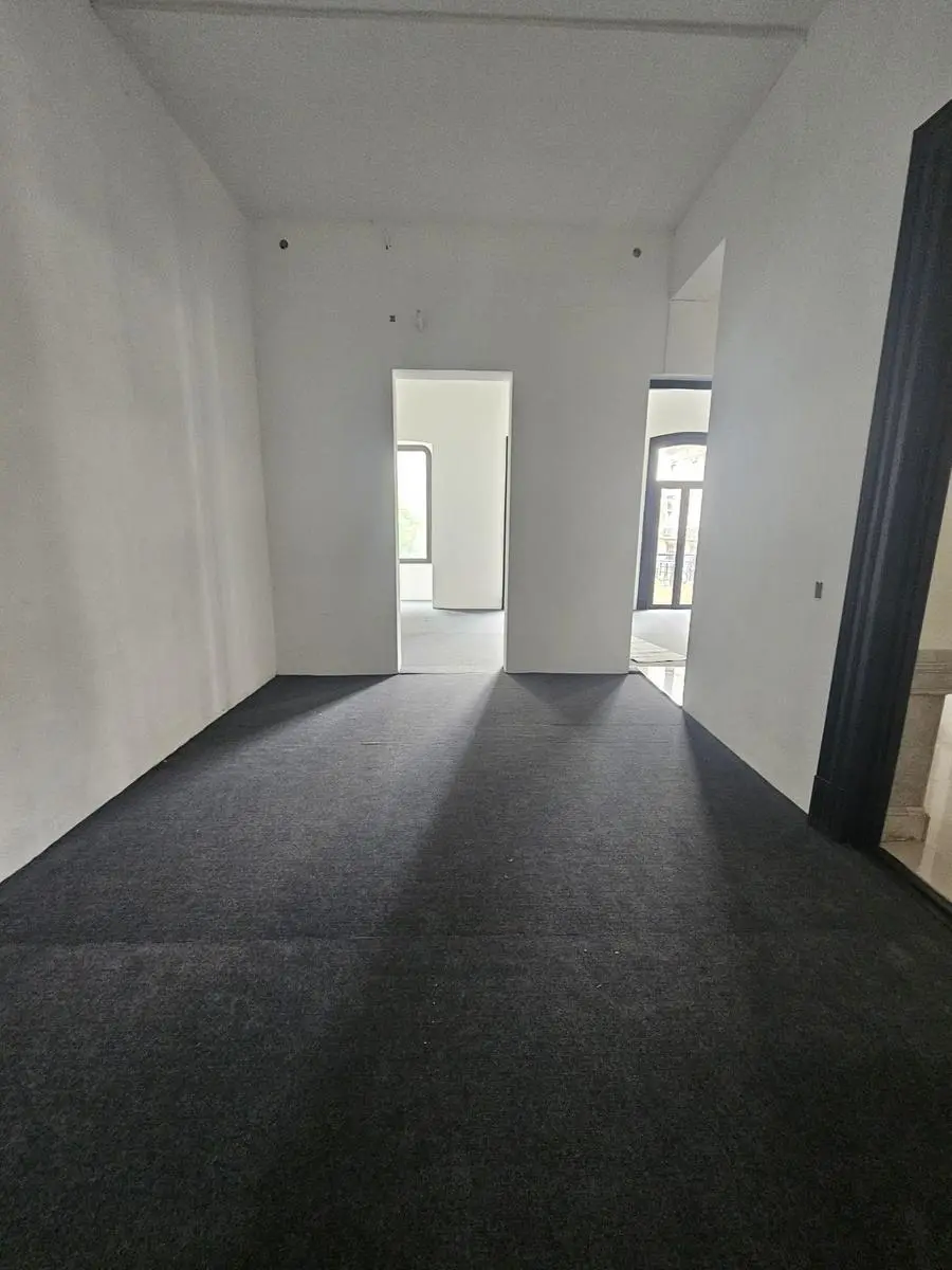 Edificio De 3 Plantas Llanas 220 M2 Cada Planta, Ascensor, Totalmente Reciclado, Total 660 M2 !! · Foto 3