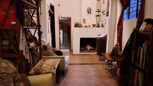 Imagen 2 de 14 de Casa Con Estilo Propio Y Buen Potencial.