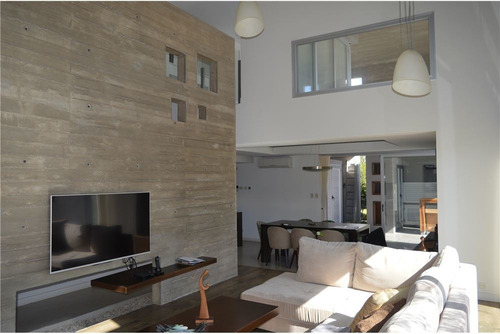 Venta Casa 5 Amb Con Pileta - Barrio Nuevo Quilmes