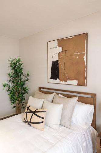 Alquiler Apartamento Estudio Sin Amueblar Con Parqueo, Ubicado En Gazcue, Santo Domingo