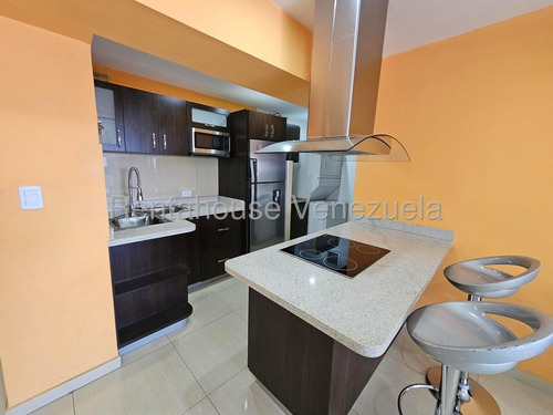 Se Alquila Bello Apartamento En La Candelaria Mls 26-214