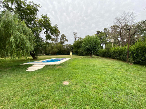 Quinta De 9 Ambientes Sobre Un Lote De 6550 M2 En Venta - Francisco Alvarez, Moreno