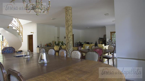 Gran Casa Sobre Importante Lote Central - Teresa Urdapilleta Propiedades