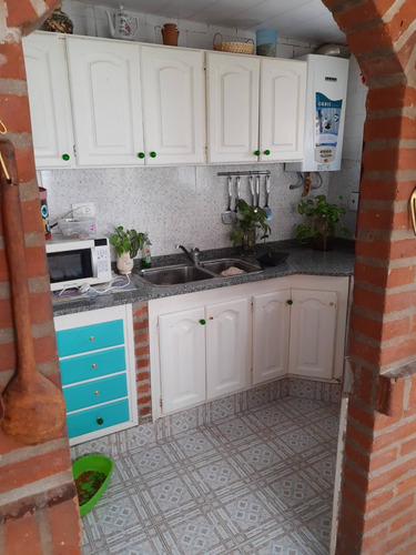 Imagen 12 de 14 de Excelente Propiedad Con 2 Dúplex Y Local Garage En Santa Ter
