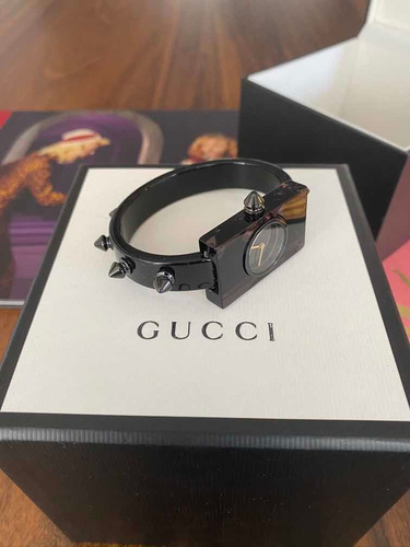 Relógio Preto Spikes - Gucci