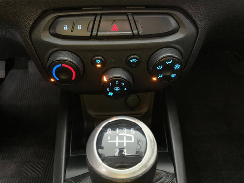 Imagem 9 de 15 de Chevrolet Onix 1.0 Mpfi Ls 8v Flex 4p Manual