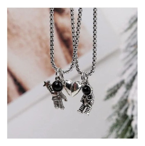 Imagen 4 de 6 de Collar Para Parejas Astronautas Corazón