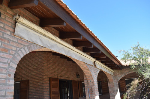 Casa De Campo Con Costa De Rio