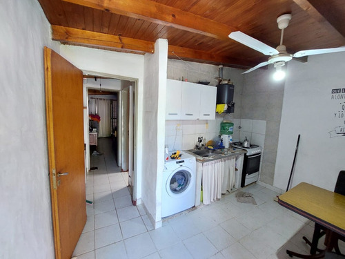 Casa De Dos Dormitorios + Cochera + Departamento