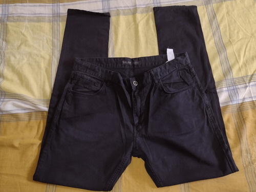 Pantalón Color Negro Marca Zara Modelo Slim Talla 34/34